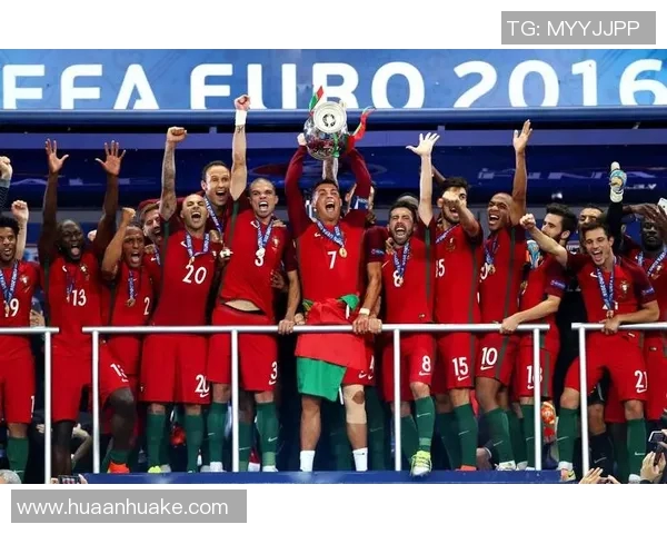 足球独狼的孤独旅程与荣耀追寻：一位球员的心灵独白与梦想探索